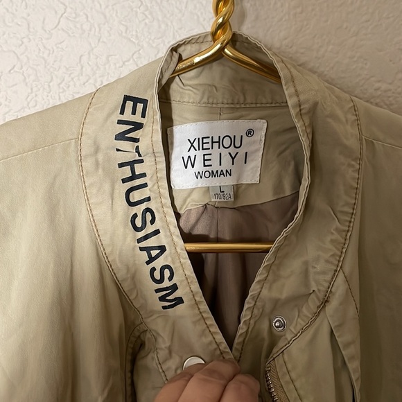 XIEHOU WE I YI - Picture 2 of 7